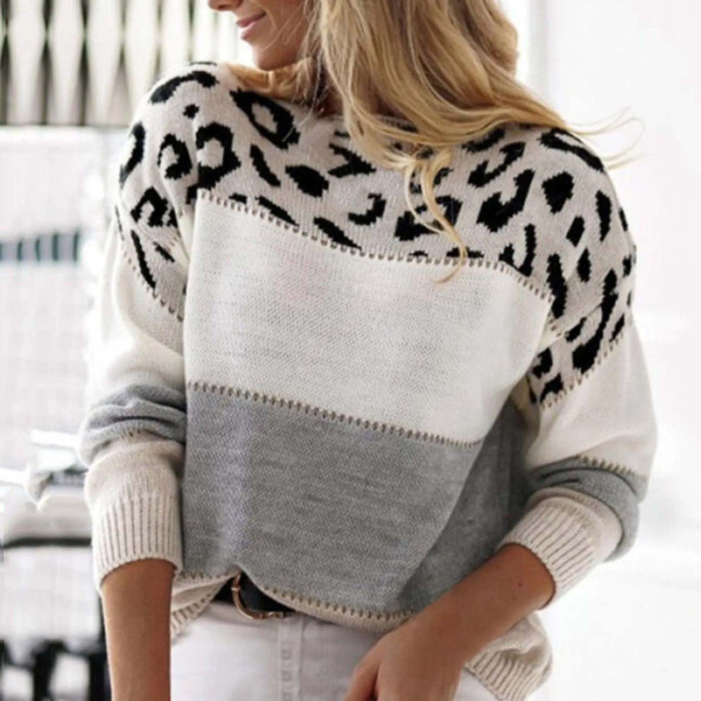 Erika™ - Stylish Sweater with Leopard Print