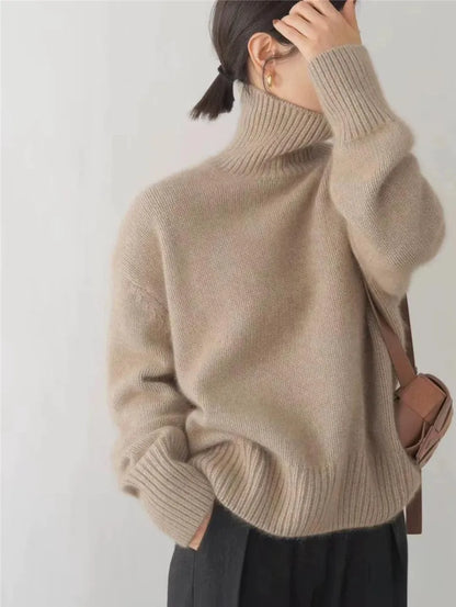 CASHMERE SWEATER WITH ROUNDED NECKLINE IN AMATO LINE