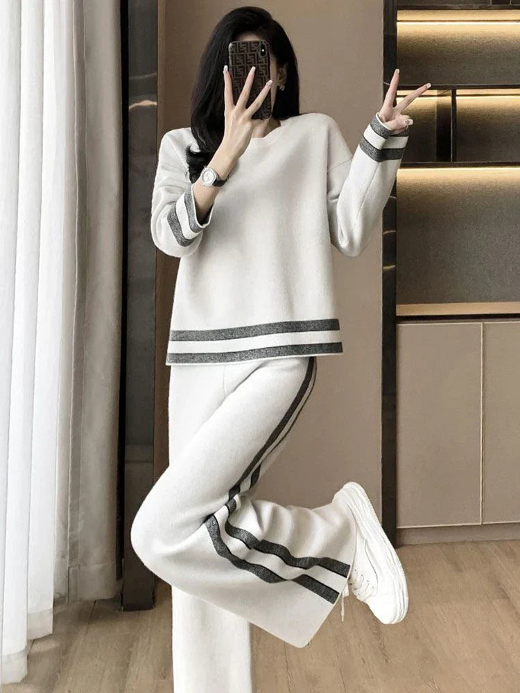 Sophie™ - Comfortable, loose-fitting striped tracksuit set with long sleeves