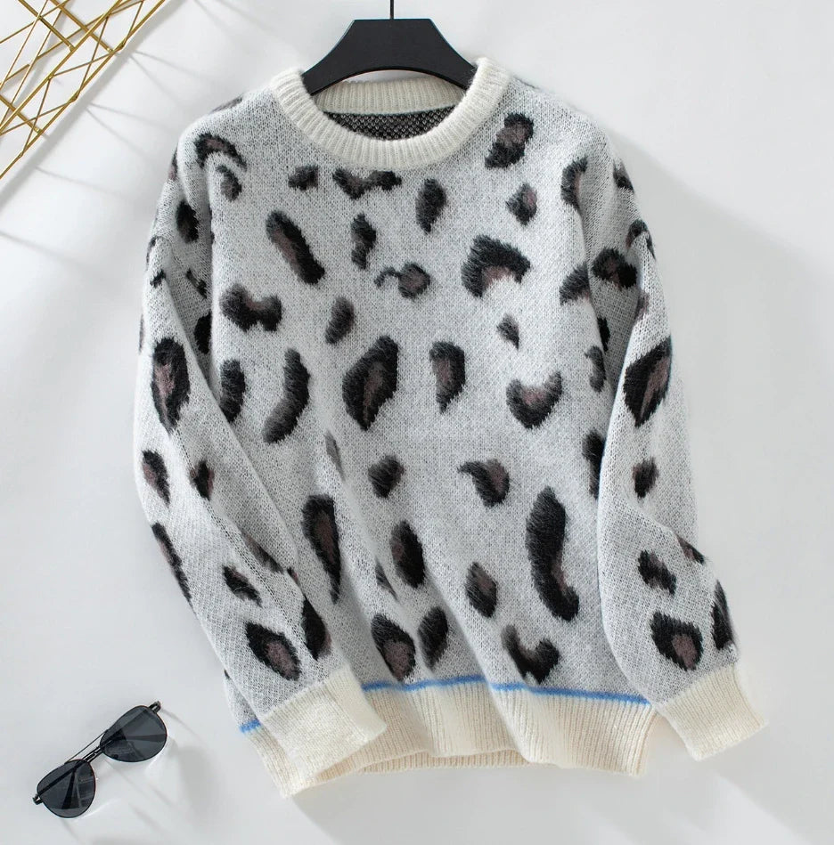 Le Clair™ | Jacquard Wool Sweater with Leopard Print