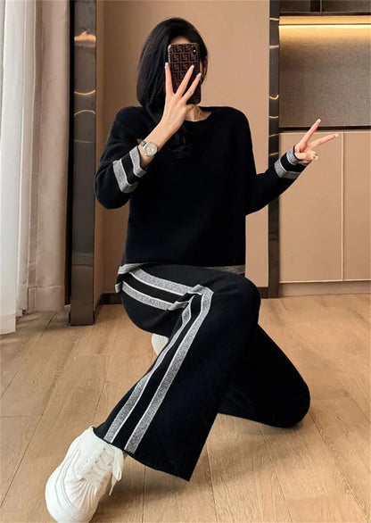 Sophie™ - Comfortable, loose-fitting striped tracksuit set with long sleeves